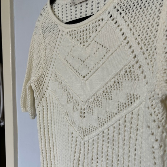 White Crochet/knit top by the brand Hinge, size small - Picture 2 of 10